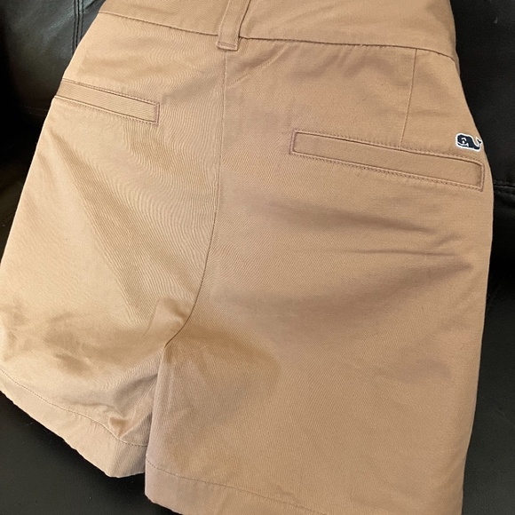 VINEYARD VINES - Double Button Shorts (Tan) - Picture 6 of 7